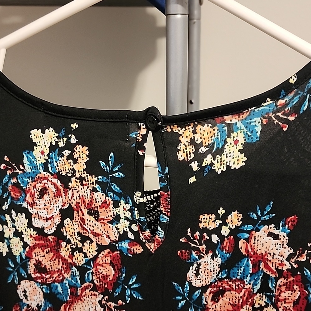Dress - Picture 5 of 6